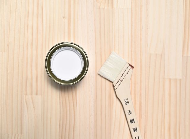 塗料選びで外壁塗装工事のコストを抑える